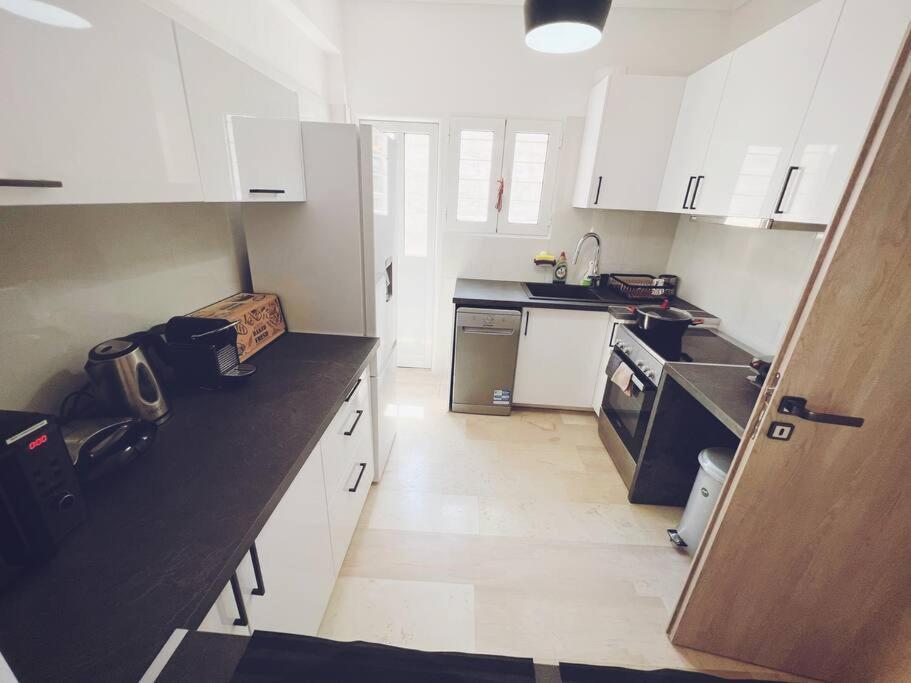 Minimal 3Br Apartment In Athén Kültér fotó