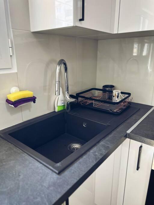 Minimal 3Br Apartment In Athén Kültér fotó